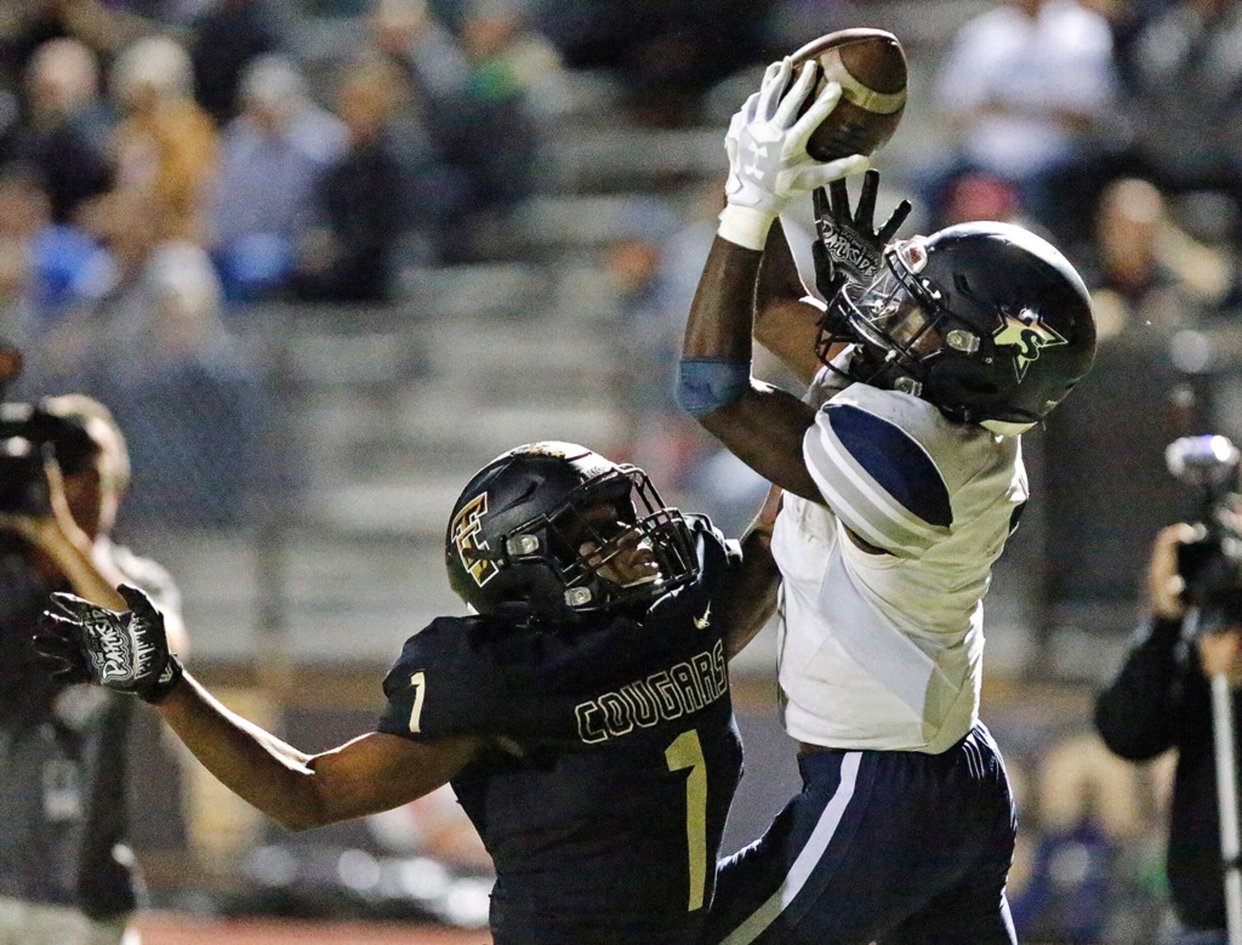 Lone Star High School wide receiver Tolu Sokoya (3) was unable to hang on to this pass in...
