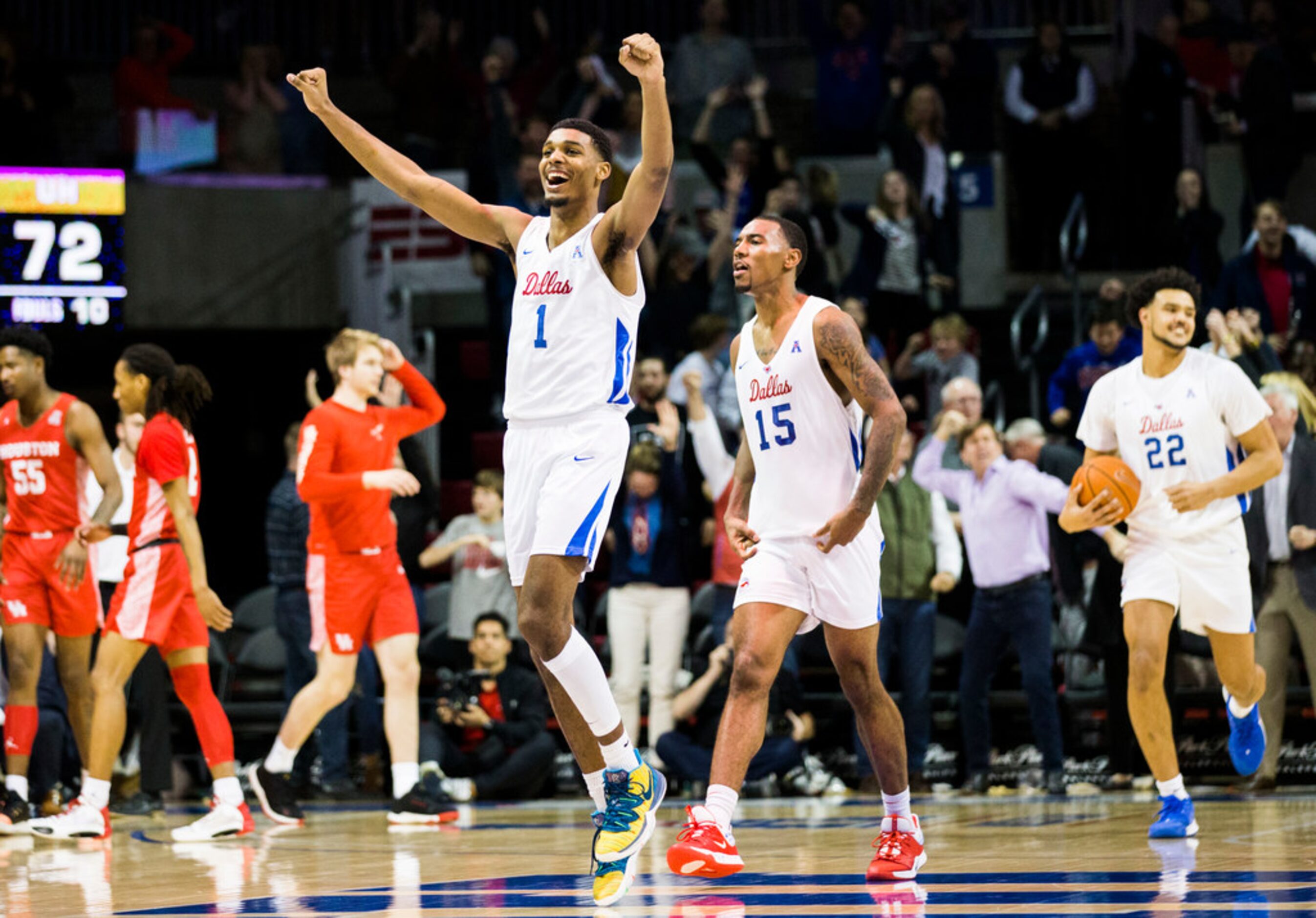 Southern Methodist Mustangs forward Feron Hunt (1) celebrates after a 73-72 win over the...