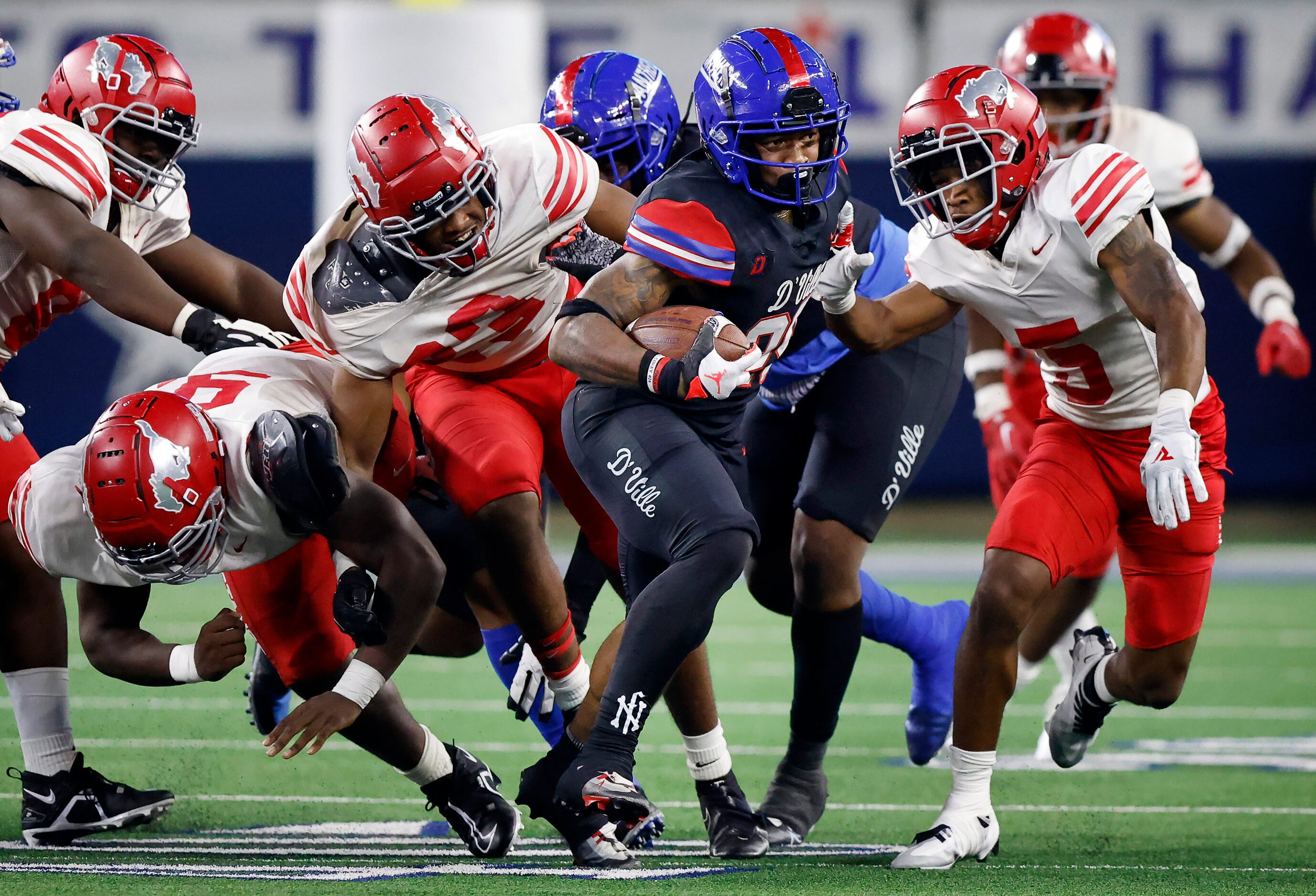 Duncanville running back Caden Durham (29) breaks through the Galena Park North Shore...