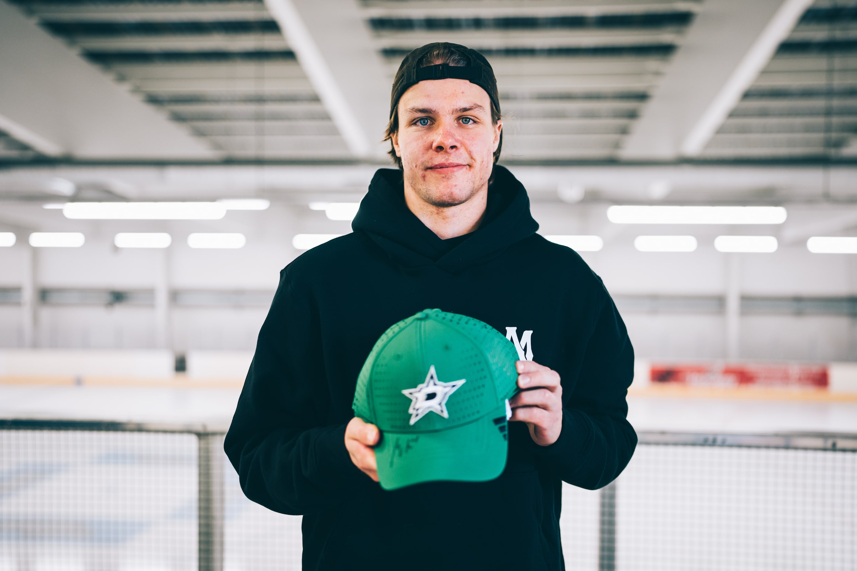 Dallas Stars defenceman Miro Heiskanen poses in Matinkylä Ilmatar Arena at 29th October 2024.