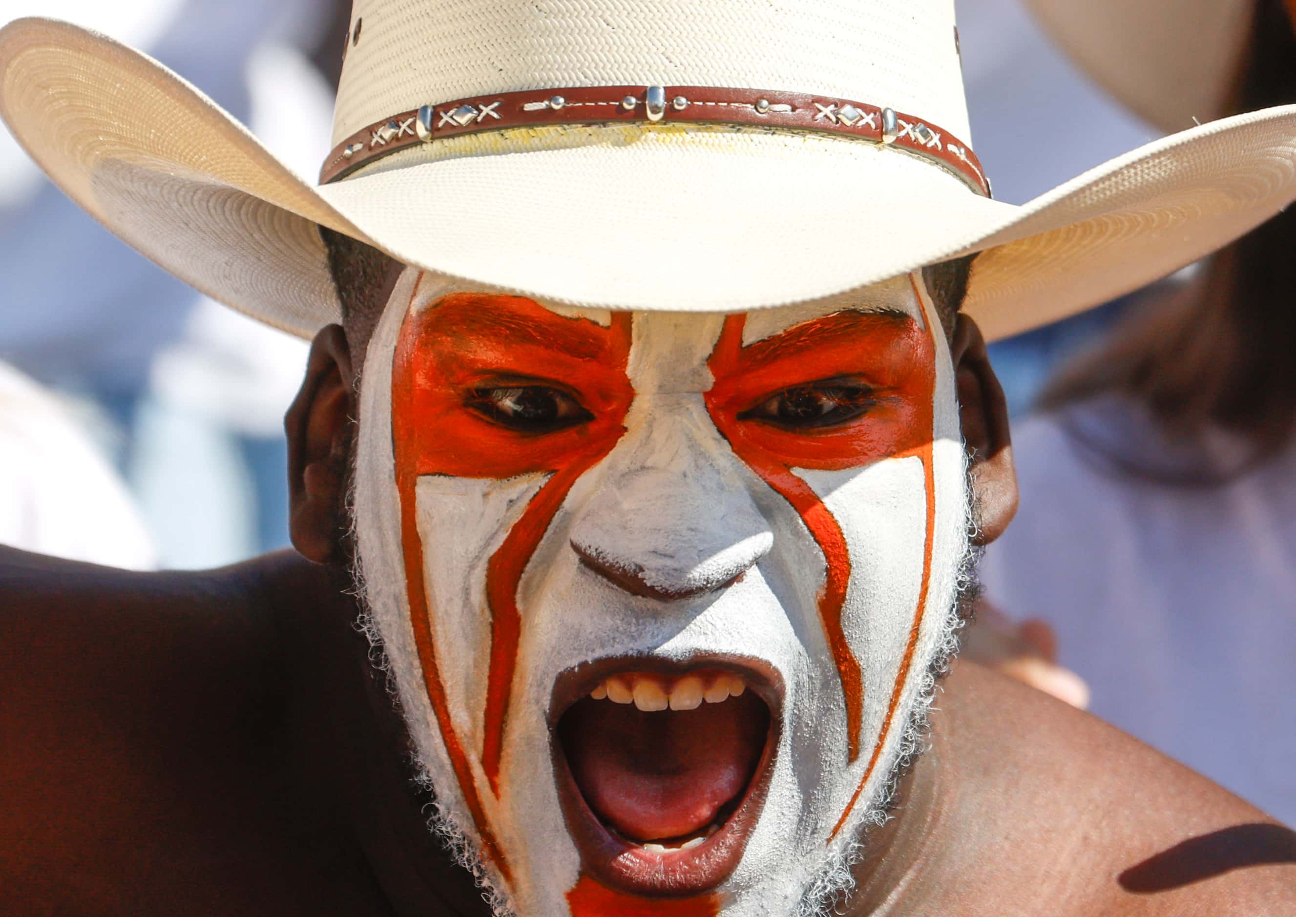 Texas fans reacts ahead of the Red River Rivalry at the Cotton Bowl, on Saturday, Oct. 7,...