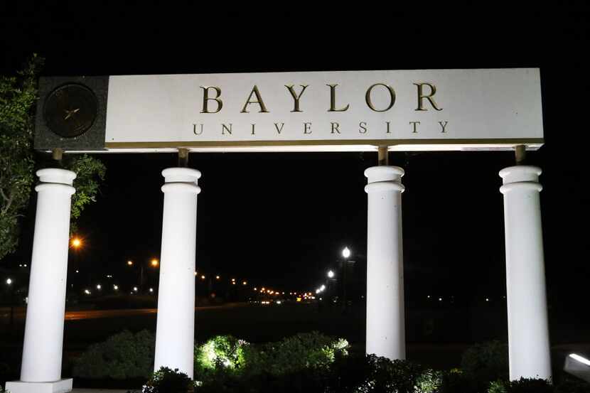 A picture of a Baylor University sign on the campus of Baylor University.
