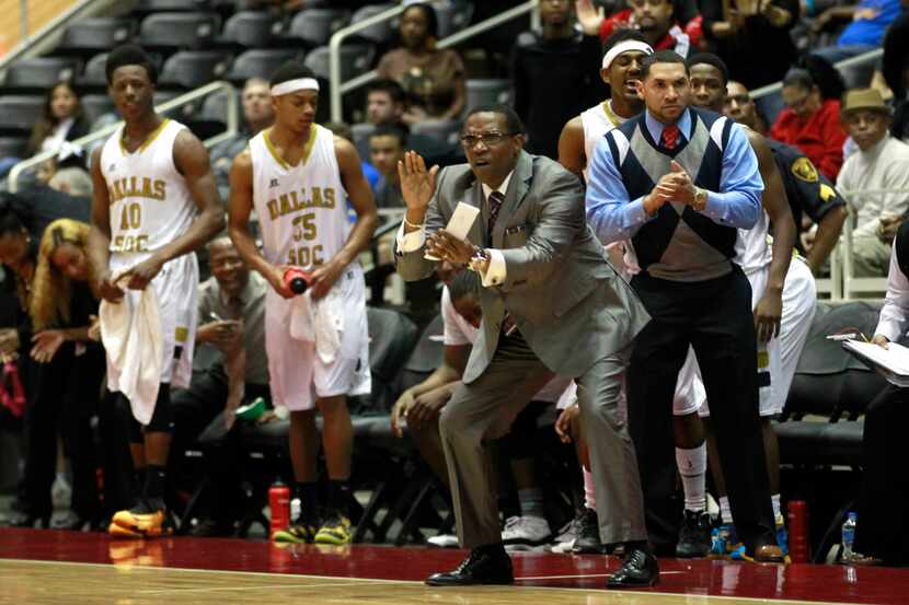 South Oak Cliff coach James Mays II directs his team during a playoff game against Lancaster.