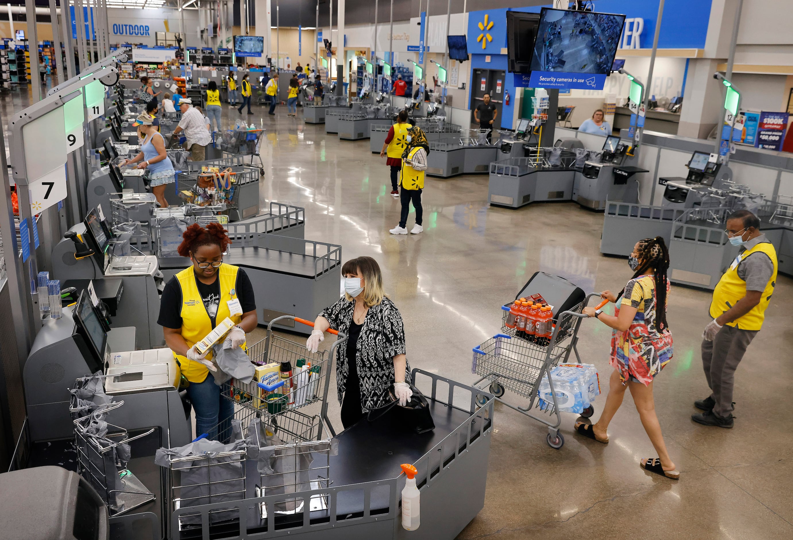 Walmart is testing an all-self-checkout Supercenter in Plano