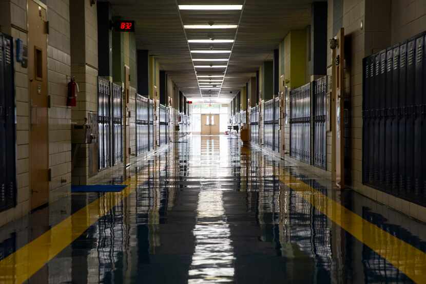 An empty hallway at a North Texas Elementary on Monday morning, Aug. 31, 2020.