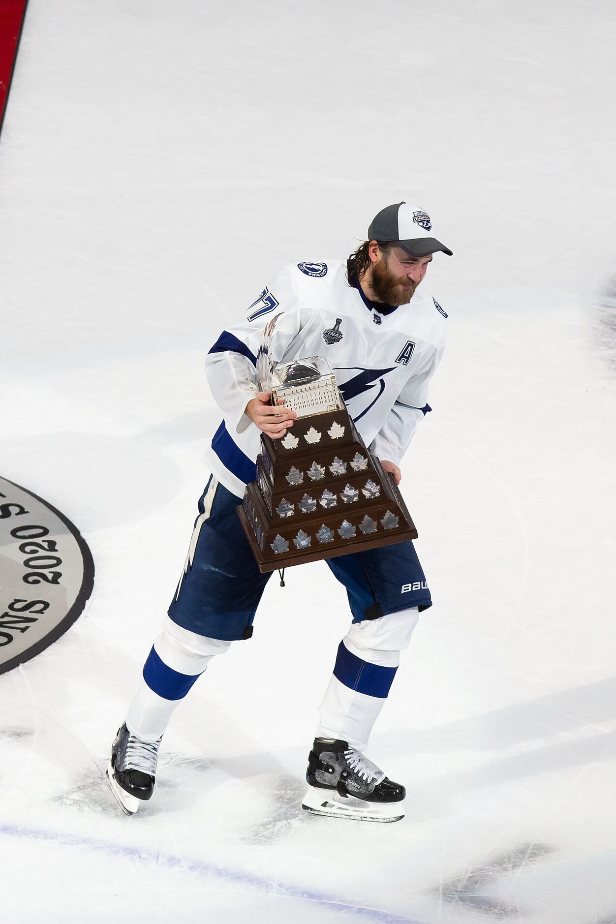 Victor Hedman (77) of the Tampa Bay Lightning with the Conn Smythe Trophy after defeating...