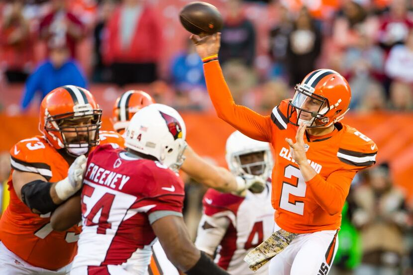 CLEVELAND, OH - NOVEMBER 1: Quarterback Johnny Manziel #2 of the Cleveland Browns passes...