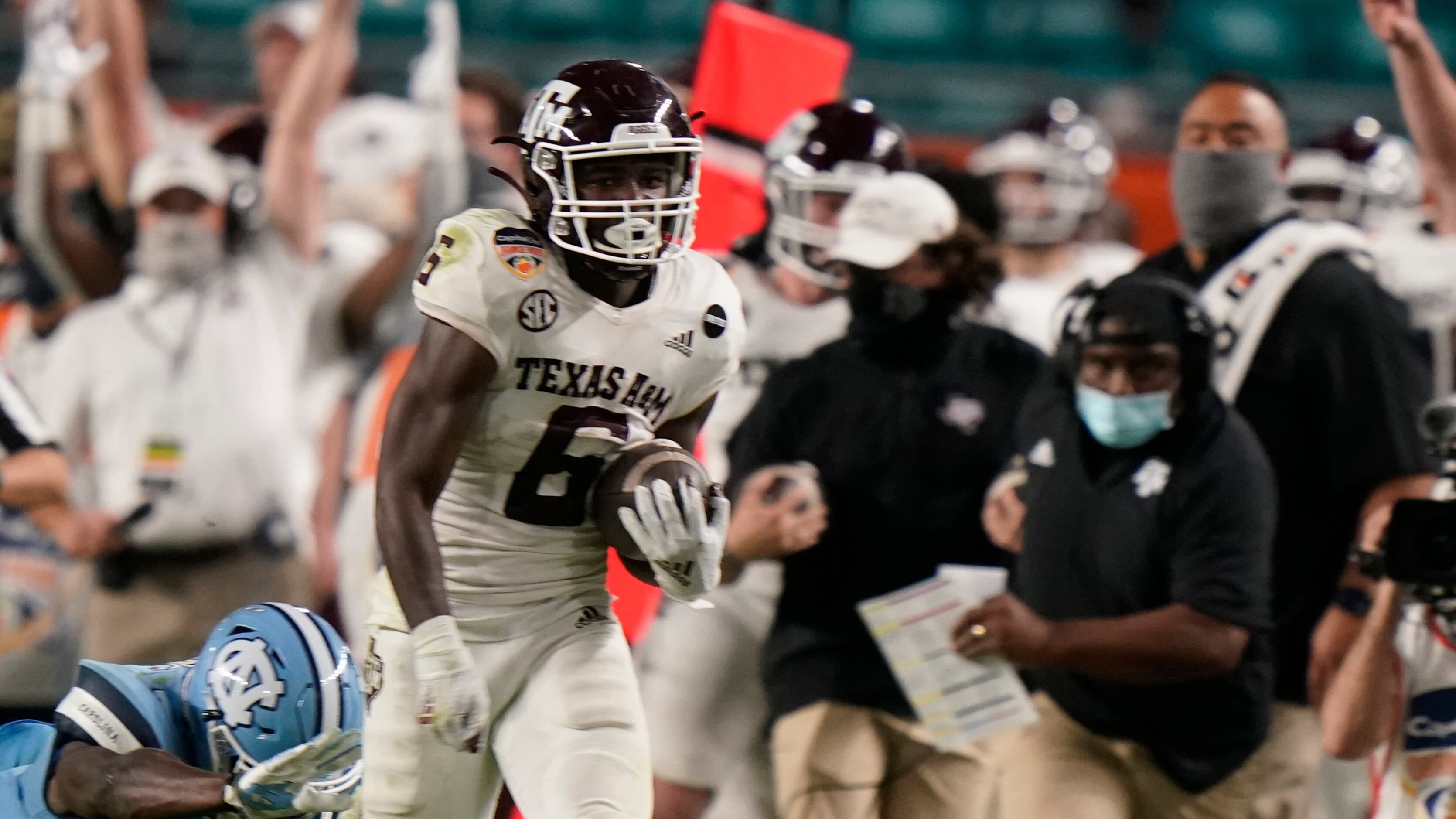 FWAA unveils 2022 Freshman All-America Team