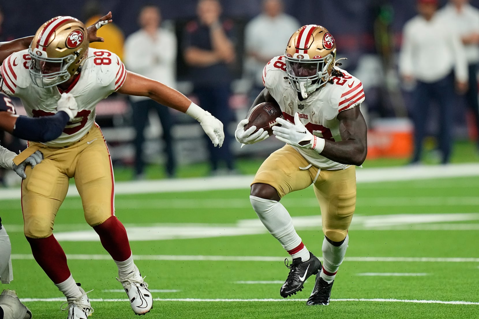 Philadelphia Eagles Claim RB Trey Sermon from San Francisco 49ers