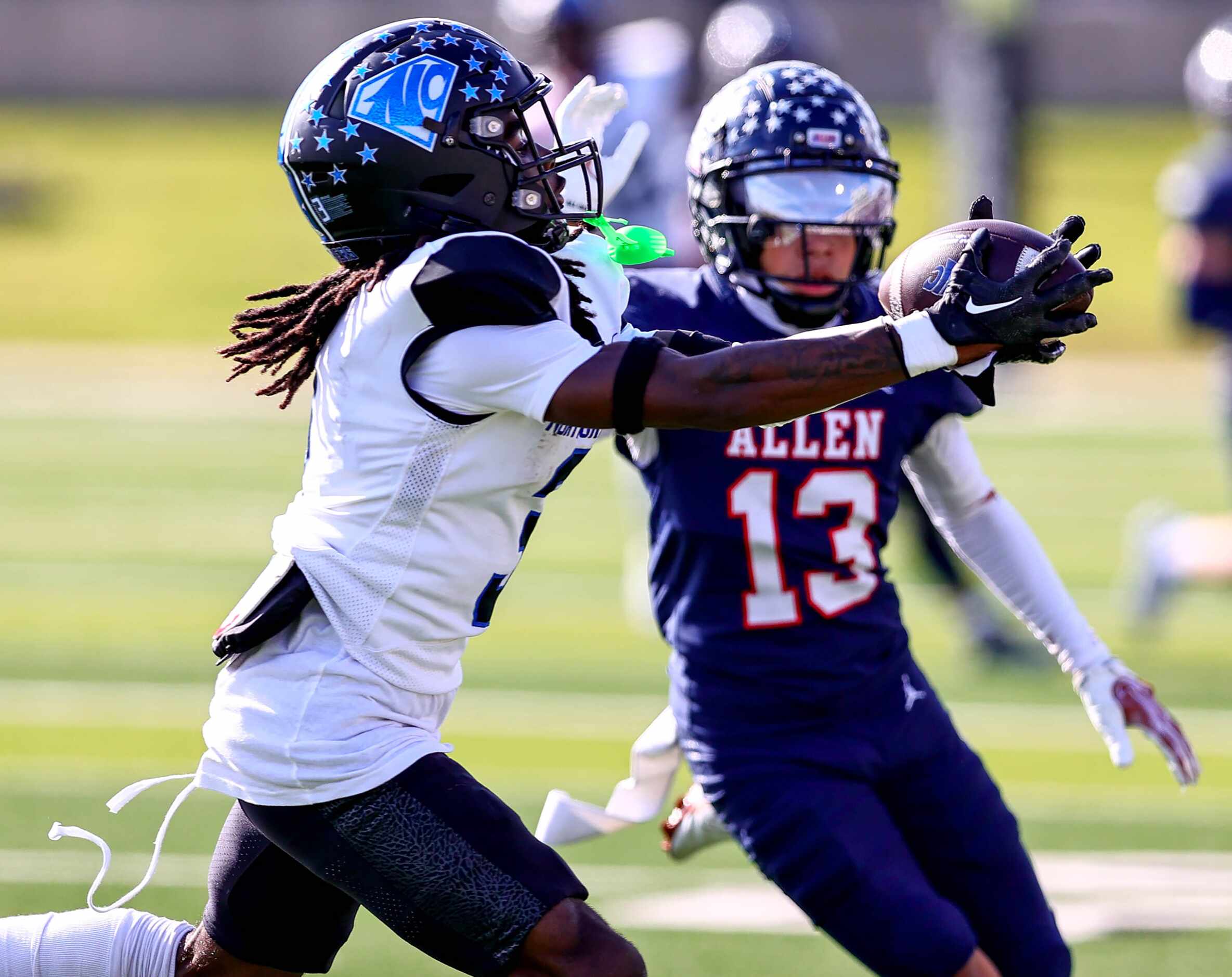 North Crowley wide receiver Dekoryian West-Davis (3) reaches for the ball and makes a...