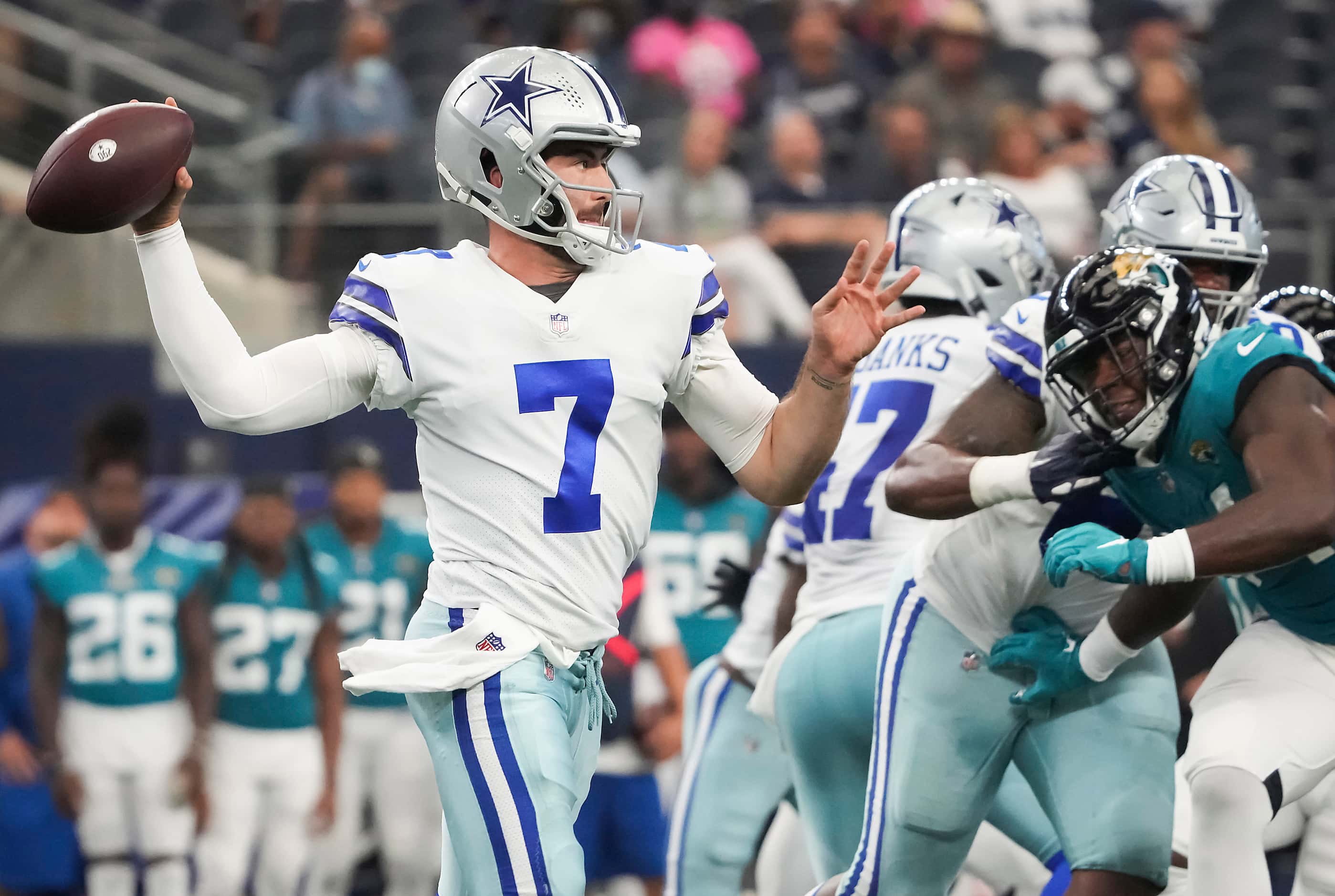 Dallas Cowboys quarterback Ben DiNucci (7) throws a pass during the second half of a...