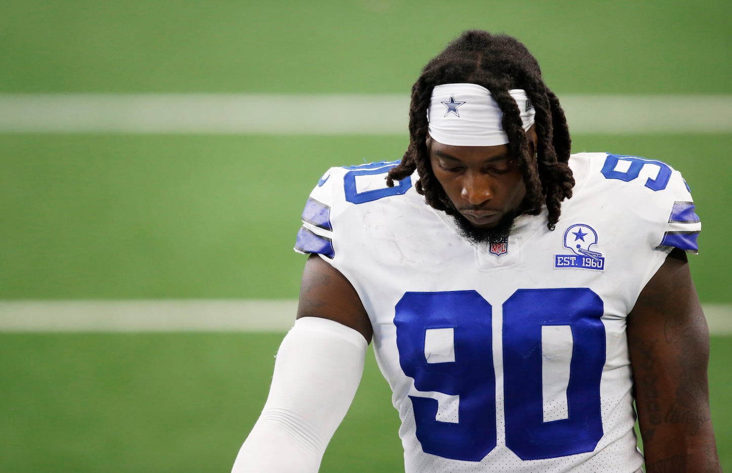 Dallas Cowboys rookie DeMarcus Lawrence breaks foot, out 8-12