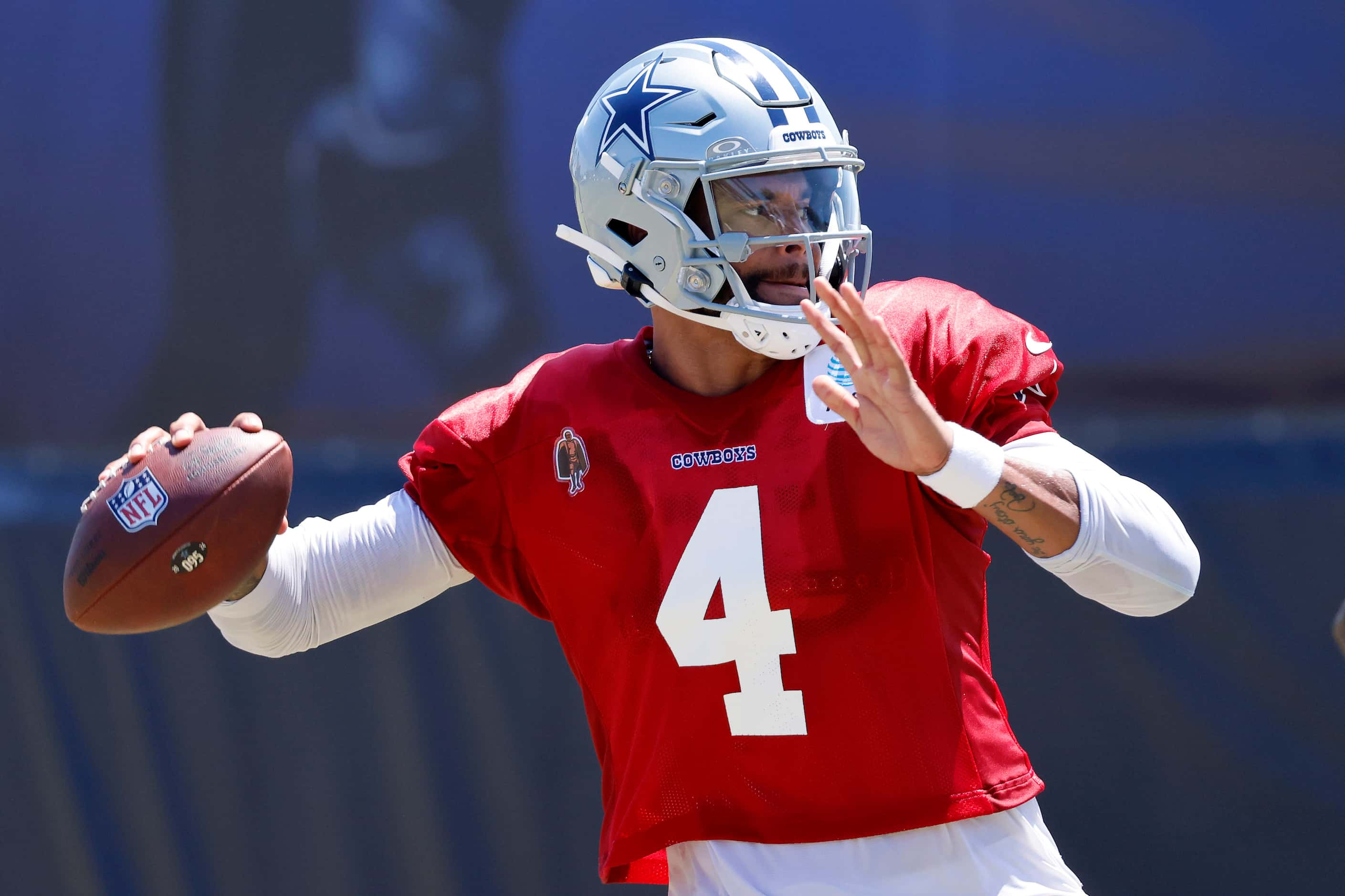 Dallas Cowboys quarterback Dak Prescott (4) fires a touchdown pass to wide receiver Jalen...