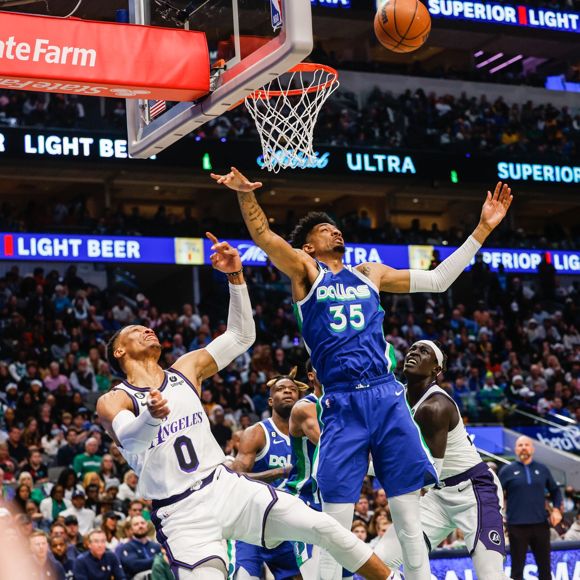 during the second quarter at the American AIrlines Center in Dallas on Sunday, Dec. 25, 2022.