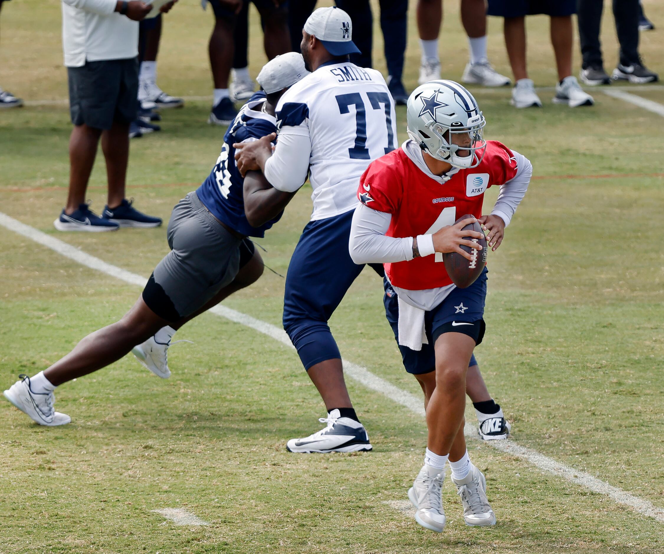 Cowboys camp photos: Aaiden Diggs pulls a Trevon Diggs, new LB Anthony Barr  suits up and more