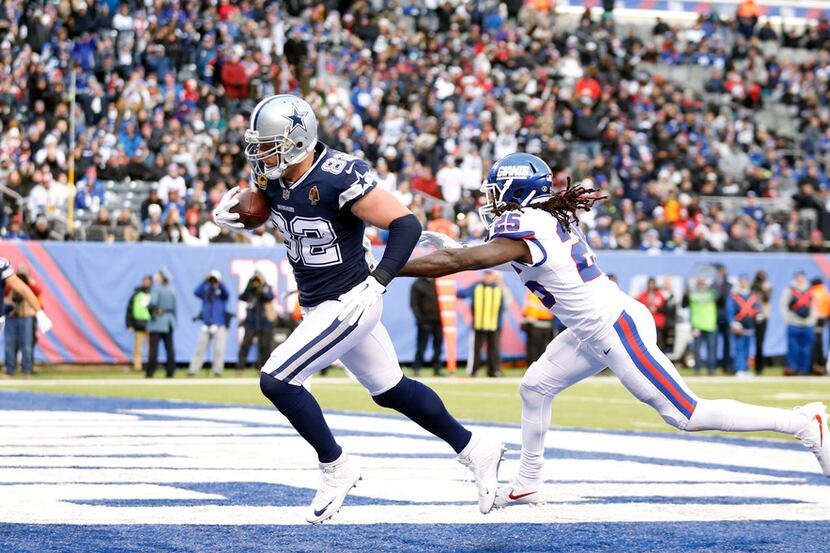 Dallas Cowboys tight end Jason Witten (82) catches a pass for a touchdown in front of New...