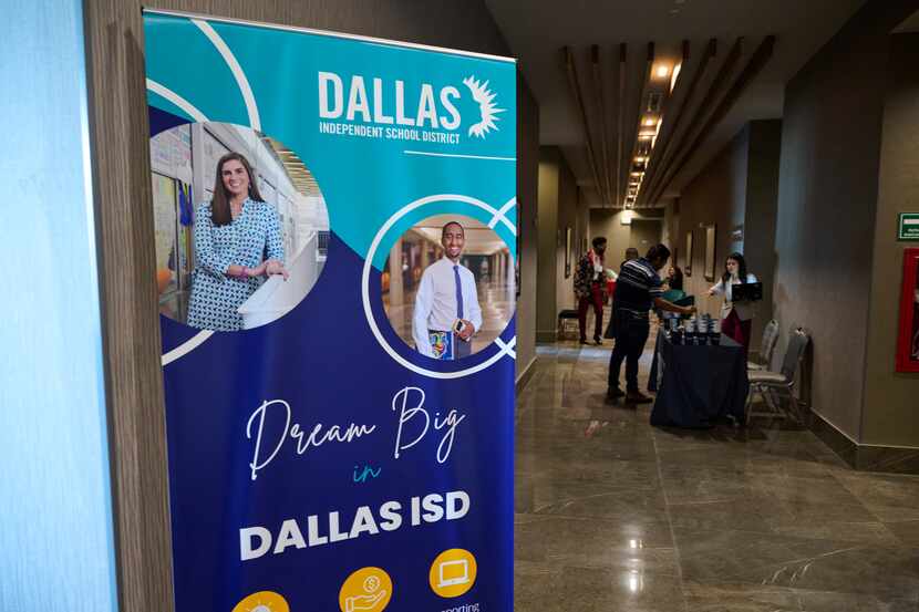 Dallas ISD organizó una primera feria de trabajo en persona en Monterrey, México, este...