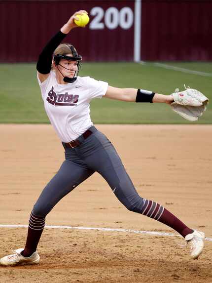 Frisco Heritage starting pitcher Jensin Hall throws a pitch to Frisco Lebanon Trail during...