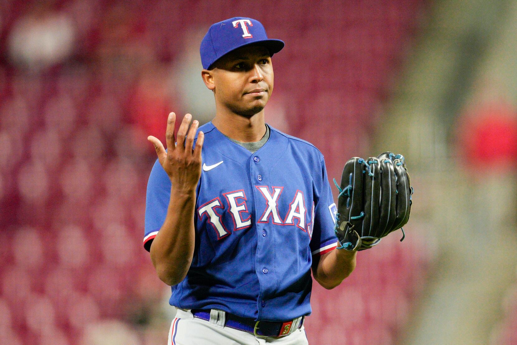 The Rangers bullpen went from struggling to striving in the postseason…  @ben_verlander caught up with Jose Leclerc after he got the Game 1…