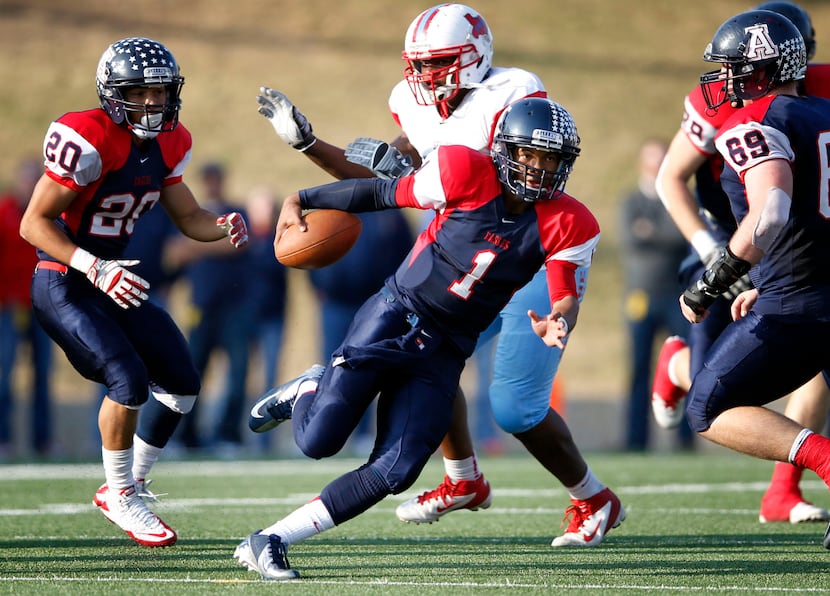 Allen's Kyler Murray (1) runs the ball up the field in a game against Skyline during the...