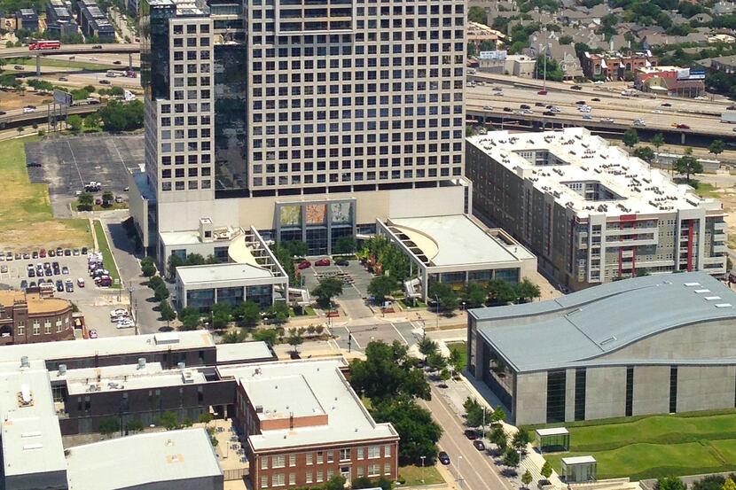 EnLink is planning to relocate to the One Arts Plaza building.