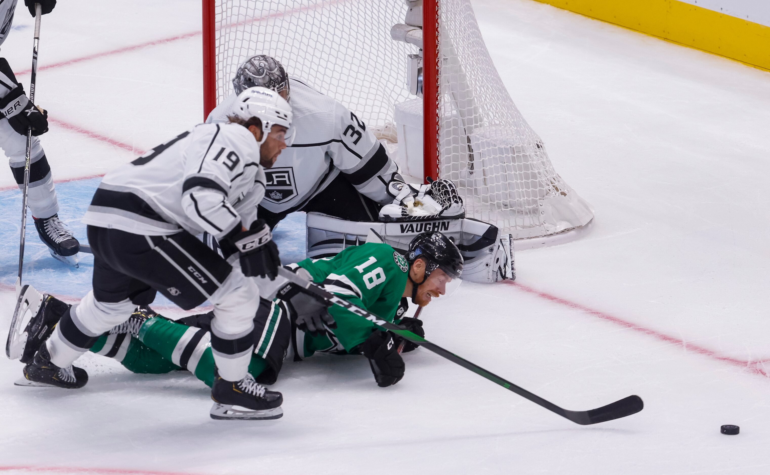 Dallas Stars left wing Michael Raffl (18) falls after missing a shot against Los Angeles...