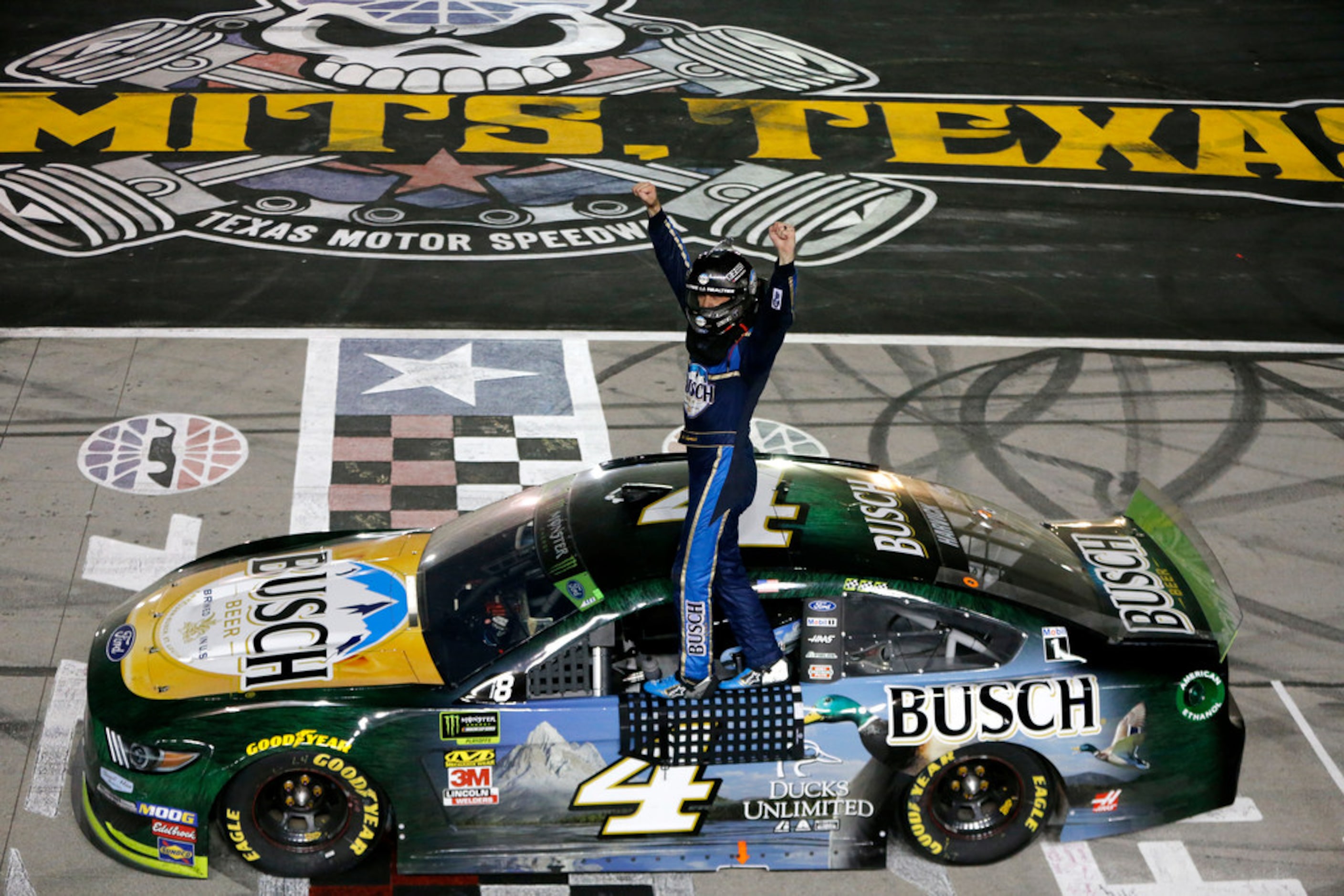 FORT WORTH, TEXAS - NOVEMBER 03: Kevin Harvick, driver of the #4 Busch Beer/Ducks Unlimited...