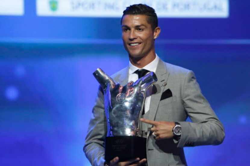 Cristiano Ronaldo ganó por tercera vez el premio al mejor jugador de Europa. Foto AP

