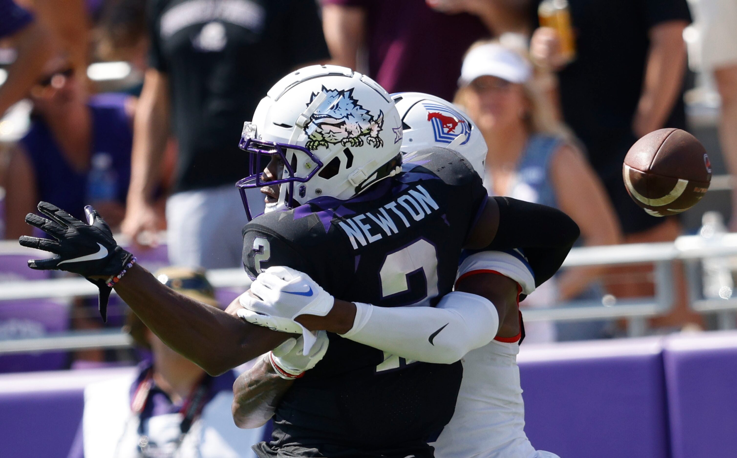 Southern Methodist Southern Methodist Mustangs wide receiver Key'Shawn Smith (9) fails to...