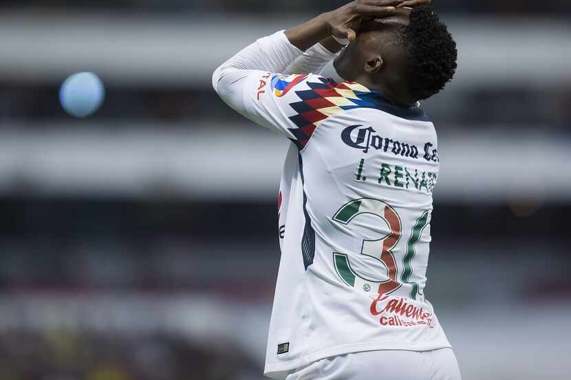 El delantero ecuatoriano de las Águilas del América, Renato Ibarra, enfrenta serias...