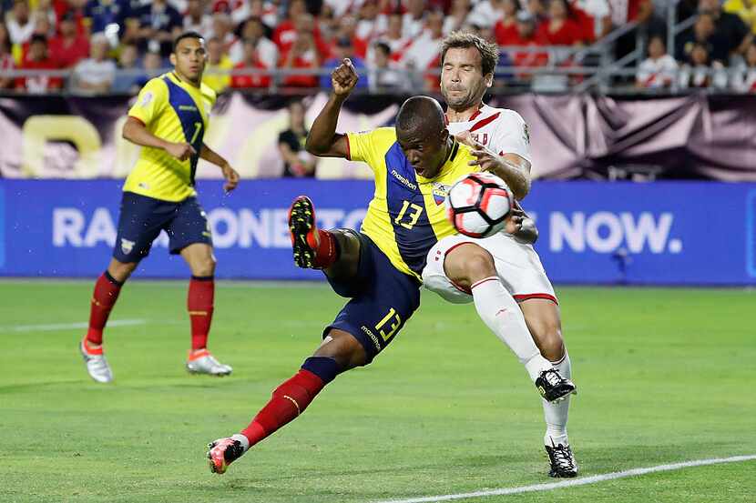 Enner Valencia #13 of y la selección de Ecuador juegan amistoso contra México por segunda...
