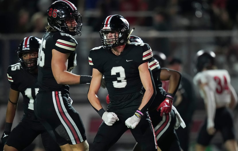 Lovejoy wide receiver Parker Livingstone (3) celebrates after returning the opening kickoff...