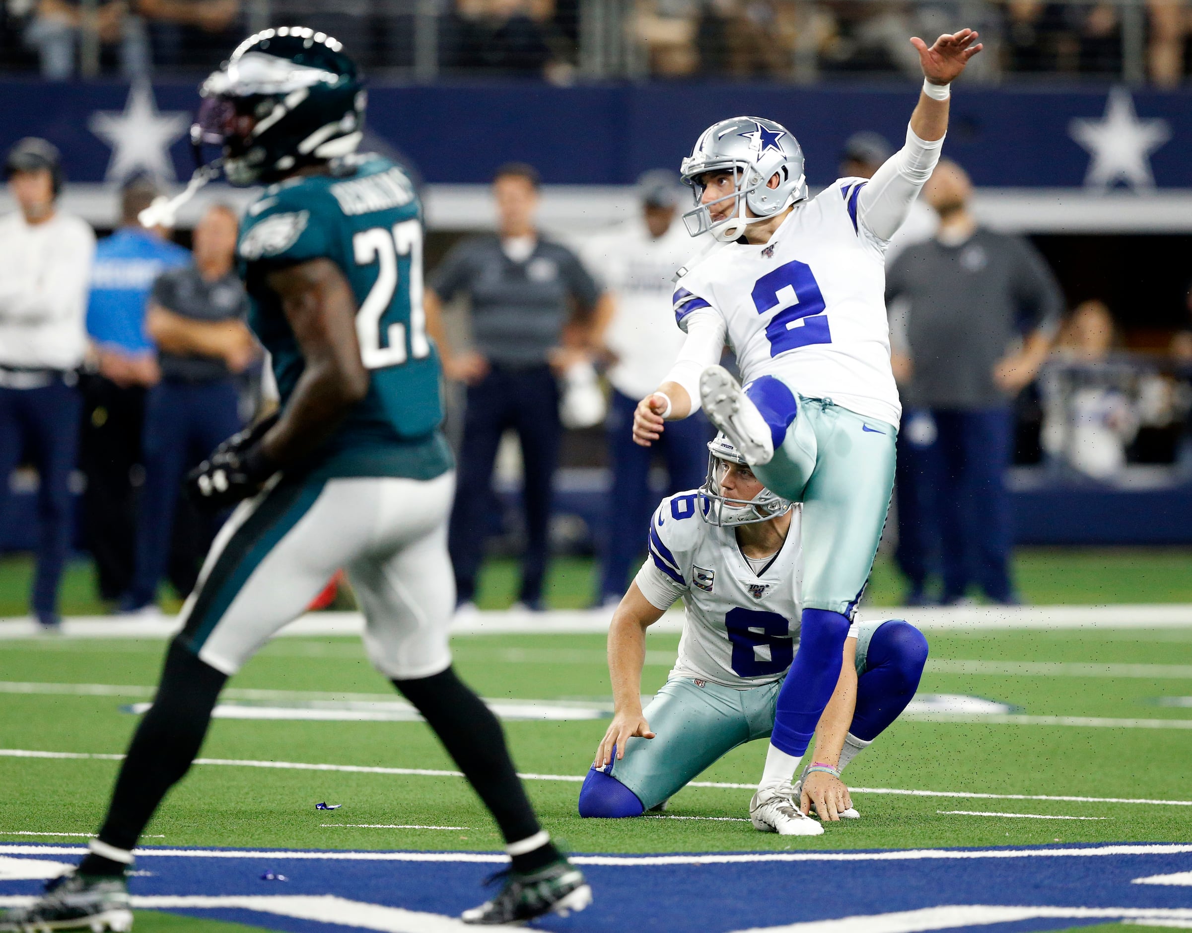 Cowboys bringing in four kickers Tuesday, including one name fans