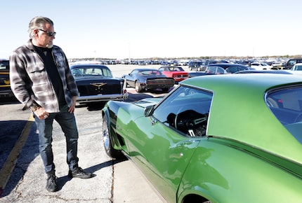 Richard Rawlings previews a Corvette during an auction at Manheim in Dallas, Texas, December...