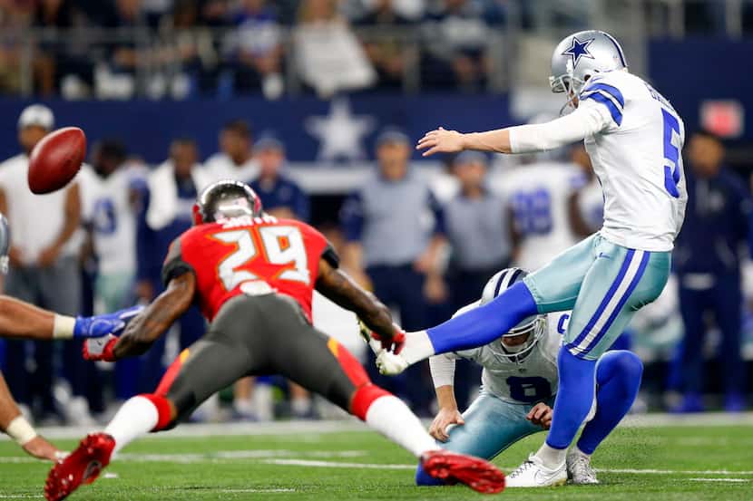 Dallas Cowboys kicker Dan Bailey (5) kicks the go ahead field goal in the fourth quarter...