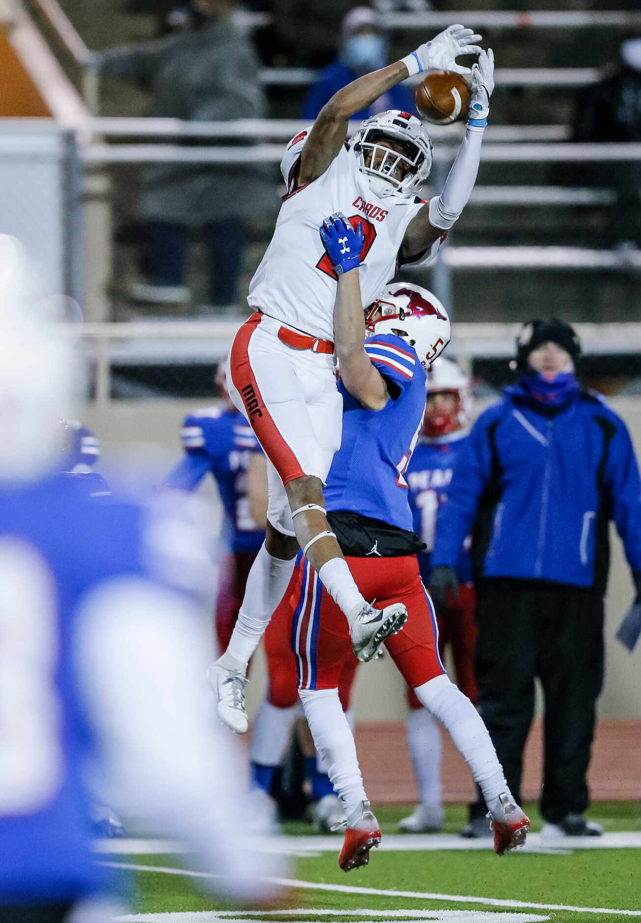 Irving MacArthur senior Lee Hamilton (2) is unable to catch a pass as JJ Pearce Demond White...