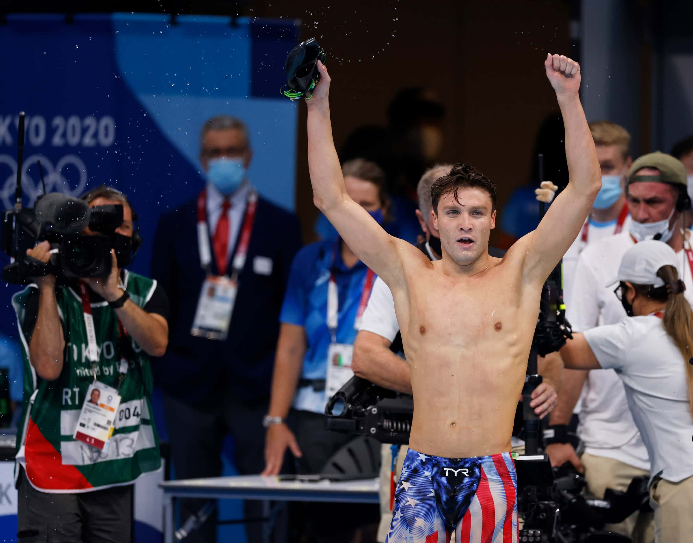 USA’s Robert Finke celebrates after winning the men’s 1500 meter freestyle final during the...