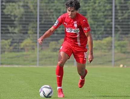 El delantero Johan Gómez en un entrenamiento con el FSV Zwickau de la tercera división alemana.