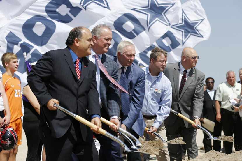 Jim Gandy (right), with Frisco Mayor Maher Maso (from left), Dallas Cowboys executive vice...