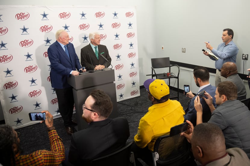 (From left) Dallas Cowboys owner Jerry Jones and Pro Football Hall of Fame coach Jimmy...