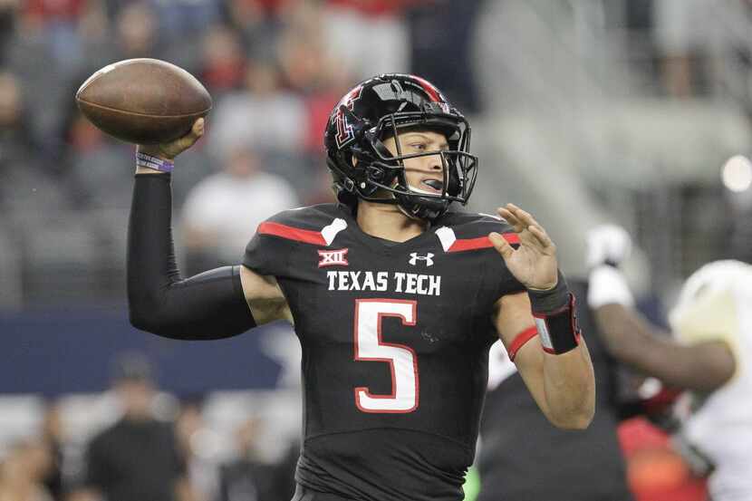 Texas Tech quarterback Patrick Mahomes (5) throws the ball in the first half of an NCAA...
