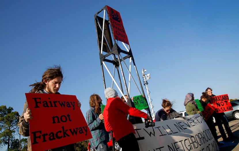 Protesters demonstrated during the city of Dallas' official Luna Vista Golf Course...