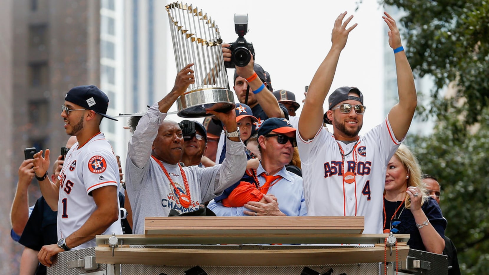 Oops! Astros' World Series trophy reportedly damaged at Houston gala
