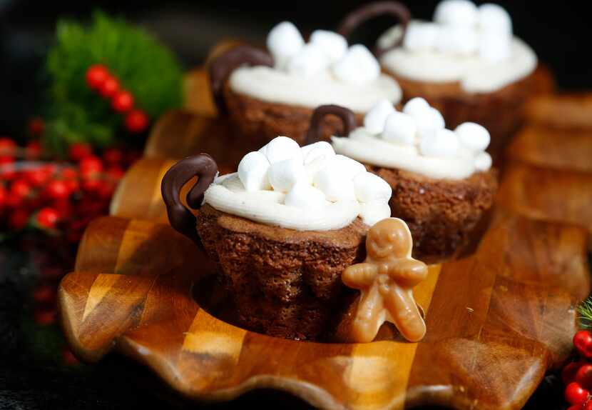Gingerbread Hot Cocoa Cups with Spiced Marshmallow Cream by Ava Bell Reynolds 