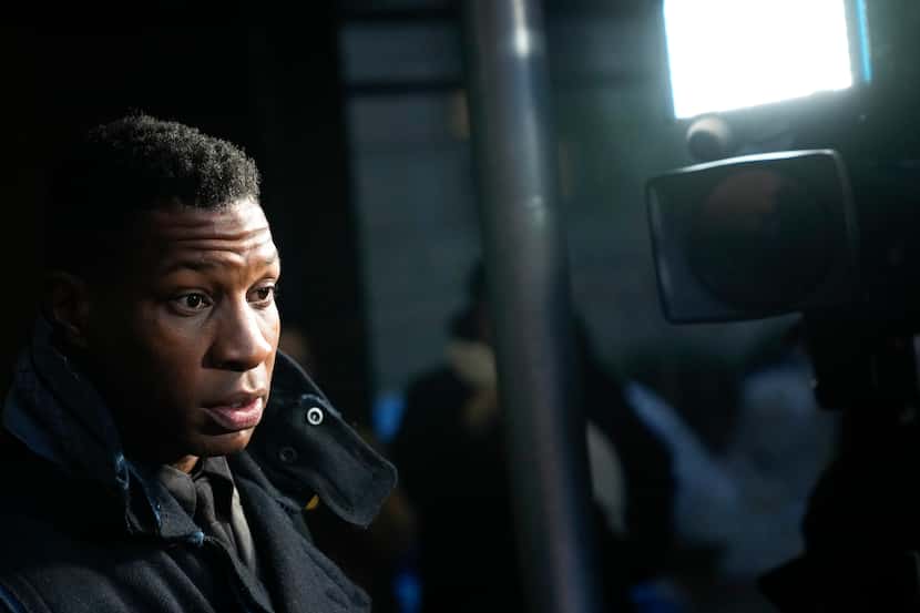Jonathan Majors leaves the Manhattan criminal courthouse in New York, Monday, Dec. 18, 2023....