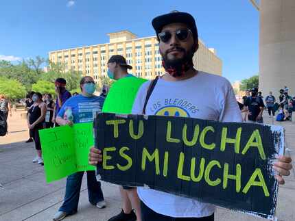 Héctor Andrés Maldonado, 24, comentó que no solo luchan por solidaridad con la comunidad...