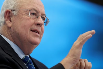 WASHINGTON, DC - SEPTEMBER 18:  Former Independent Counsel Ken Starr answers questions...