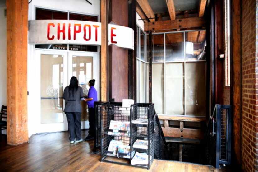 El Chipotle de West End fue cerrado temporalmente luego de incidente con ratas. ROSE BACA/DMN
