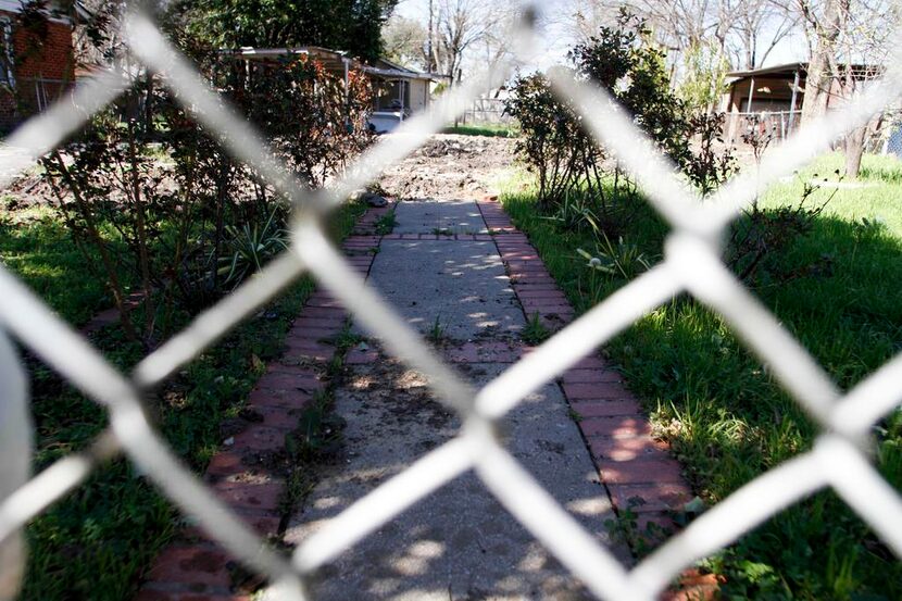 El terreno donde estaba la casa de la familia Lemus que fue destruida en una explosiuón de...