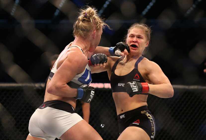 Holm venció a Rousey en 2015 en Australia. Foto GETTY IMAGES